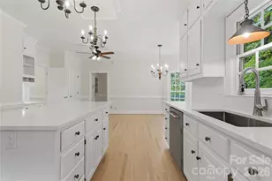 10205 Balmoral Cir, Charlotte, NC 28210 - Photo 15