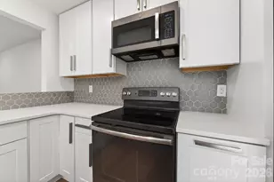 11017 Carmel Crossing Rd, Charlotte, NC 28226 - Photo 7