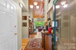 560 Toxaway Ct, Lake Toxaway, NC 28747 - Photo 3