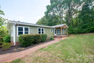 151 Scotsman Dr, Troutman, NC 28166 - Photo 3
