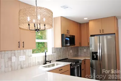 105 W 6th Avenue, Gastonia, NC 28052 - Photo 13
