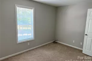 1063 Triece Ln, Charlotte, NC 28215 - Photo 17