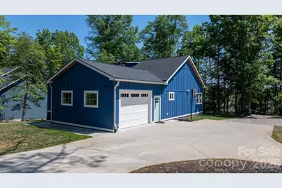 3813 54th Avenue NE, Hickory, NC 28601 - Photo 3