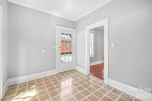 503 E Broad St, Statesville, NC 28677 - Photo 9