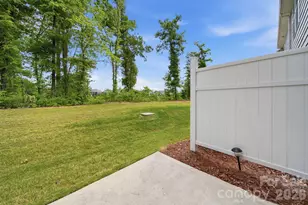8031 Ramsburg Dr, Charlotte, NC 28269 - Photo 37