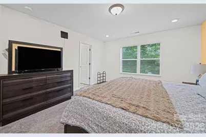 8031 Ramsburg Drive, Charlotte, NC 28269 - Photo 13