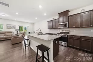 8031 Ramsburg Dr, Charlotte, NC 28269 - Photo 9