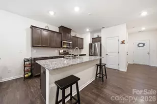 8031 Ramsburg Dr, Charlotte, NC 28269 - Photo 11