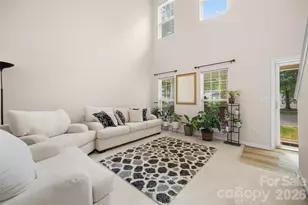 330 Bridal Veil Dr, Charlotte, NC 28217 - Photo 5