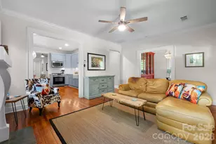 722 E Broad St, Statesville, NC 28677 - Photo 7
