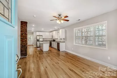 1521 Hawthorne Lane, Charlotte, NC 28205 - Photo 5