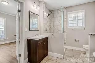 1521 Hawthorne Ln, Charlotte, NC 28205 - Photo 13