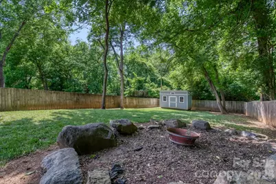 1521 Hawthorne Lane, Charlotte, NC 28205 - Photo 23