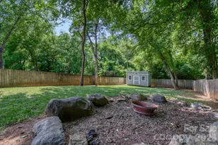 1521 Hawthorne Ln, Charlotte, NC 28205 - Photo 23