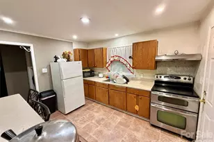 2607 Crescent Ln, Gastonia, NC 28052 - Photo 9