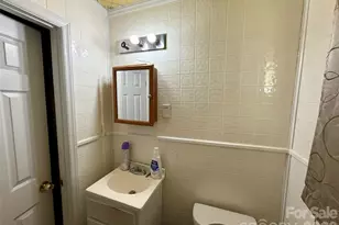 2607 Crescent Ln, Gastonia, NC 28052 - Photo 13