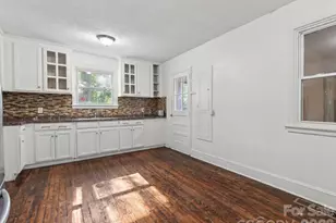 2120 Amesbury Ave, Charlotte, NC 28205 - Photo 11