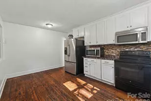 2120 Amesbury Ave, Charlotte, NC 28205 - Photo 13