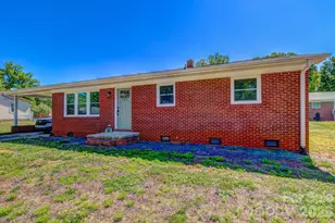 303 Mark St, Cherryville, NC 28021 - Photo 5