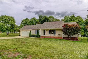 4671 Garys Pl, Crouse, NC 28033 - Photo 3