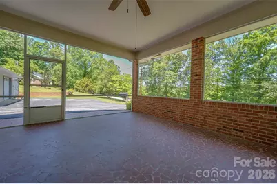 113 Chestnut Road, Landrum, SC 29356 - Photo 5