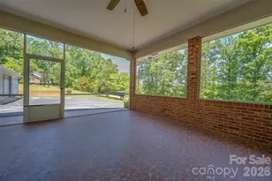113 Chestnut Rd, Landrum, SC 29356 - Photo 5