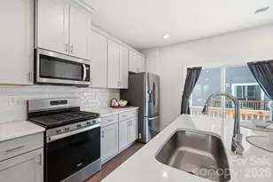 3742 Memorial Pkwy, Charlotte, NC 28217 - Photo 11