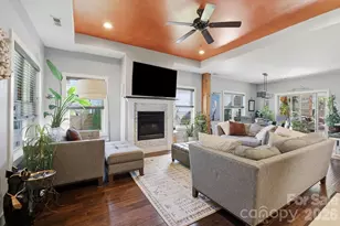 25 Linn Garden Ln, Swannanoa, NC 28778 - Photo 3