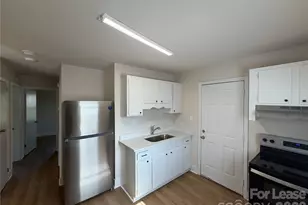 1732 Newland Rd, Charlotte, NC 28216 - Photo 9