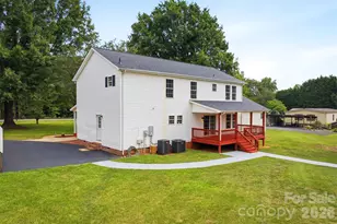 4799 Pleasant View Ln, Catawba, NC 28609 - Photo 7