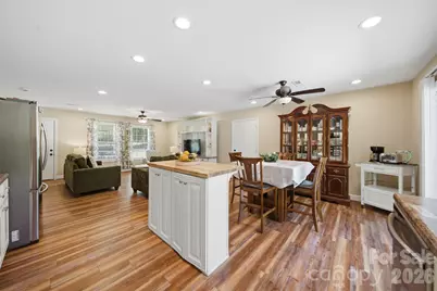 5694 Hillsdale Drive, Fort Lawn, SC 29714 - Photo 9