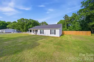 5694 Hillsdale Dr, Fort Lawn, SC 29714 - Photo 3