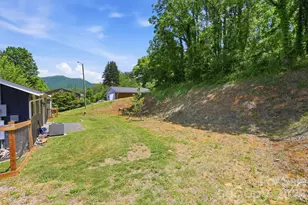 197 Mulberry St, Clyde, NC 28721 - Photo 27