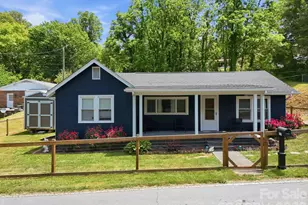 197 Mulberry St, Clyde, NC 28721 - Photo 1