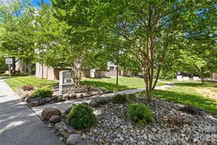 244 S Cedar St, Charlotte, NC 28202 - Photo 3