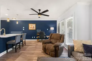 244 S Cedar St, Charlotte, NC 28202 - Photo 3