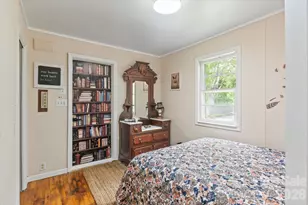 1323 Locust Grove Rd, Hendersonville, NC 28792 - Photo 21