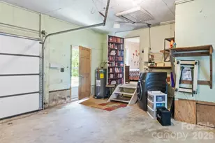 1323 Locust Grove Rd, Hendersonville, NC 28792 - Photo 25