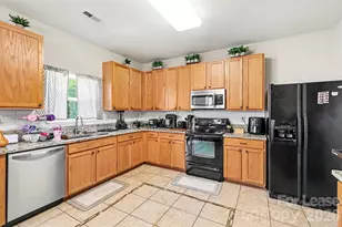 1642 Candlewood Ridge Ln, Matthews, NC 28105 - Photo 9