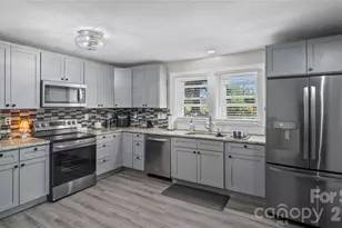 1481 Hilltop St, Albemarle, NC 28001 - Photo 7