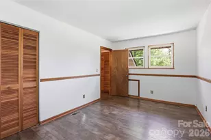 207 Wood Dale Dr, Hendersonville, NC 28791 - Photo 25