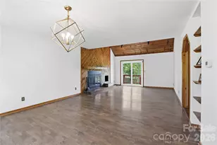 207 Wood Dale Dr, Hendersonville, NC 28791 - Photo 13