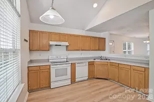 10630 Sleigh Bell Ln, Charlotte, NC 28216 - Photo 11