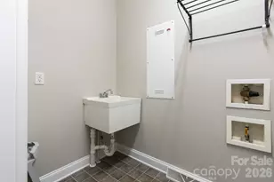 6008 Langham Ct, Charlotte, NC 28269 - Photo 17