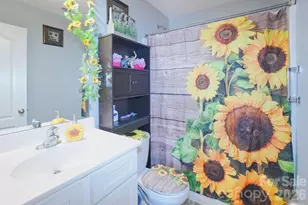 9728 Crooms Ct, Charlotte, NC 28215 - Photo 17