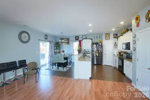 9728 Crooms Ct, Charlotte, NC 28215 - Photo 7