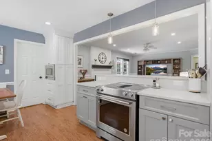 7102 Graburn Rd, Charlotte, NC 28226 - Photo 11