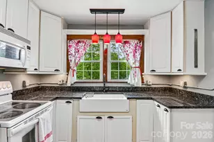 2627 White Oak Rd, Burnsville, NC 28714 - Photo 17