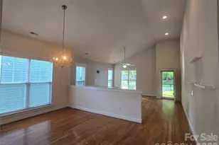 2615 Merion Hills Ct, Charlotte, NC 28269 - Photo 7