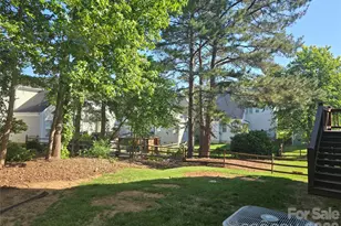 2615 Merion Hills Ct, Charlotte, NC 28269 - Photo 27